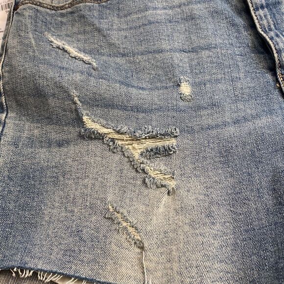 NWT Treasure & Bond Foster Boyfriend High Rise Distressed
Cutoff Shorts - Picture 5 of 8